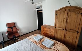 Unique Antique 2Br@Hackney Canal